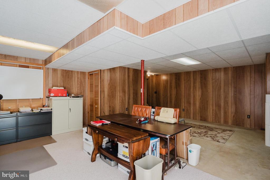 6422 Oak Park Ct