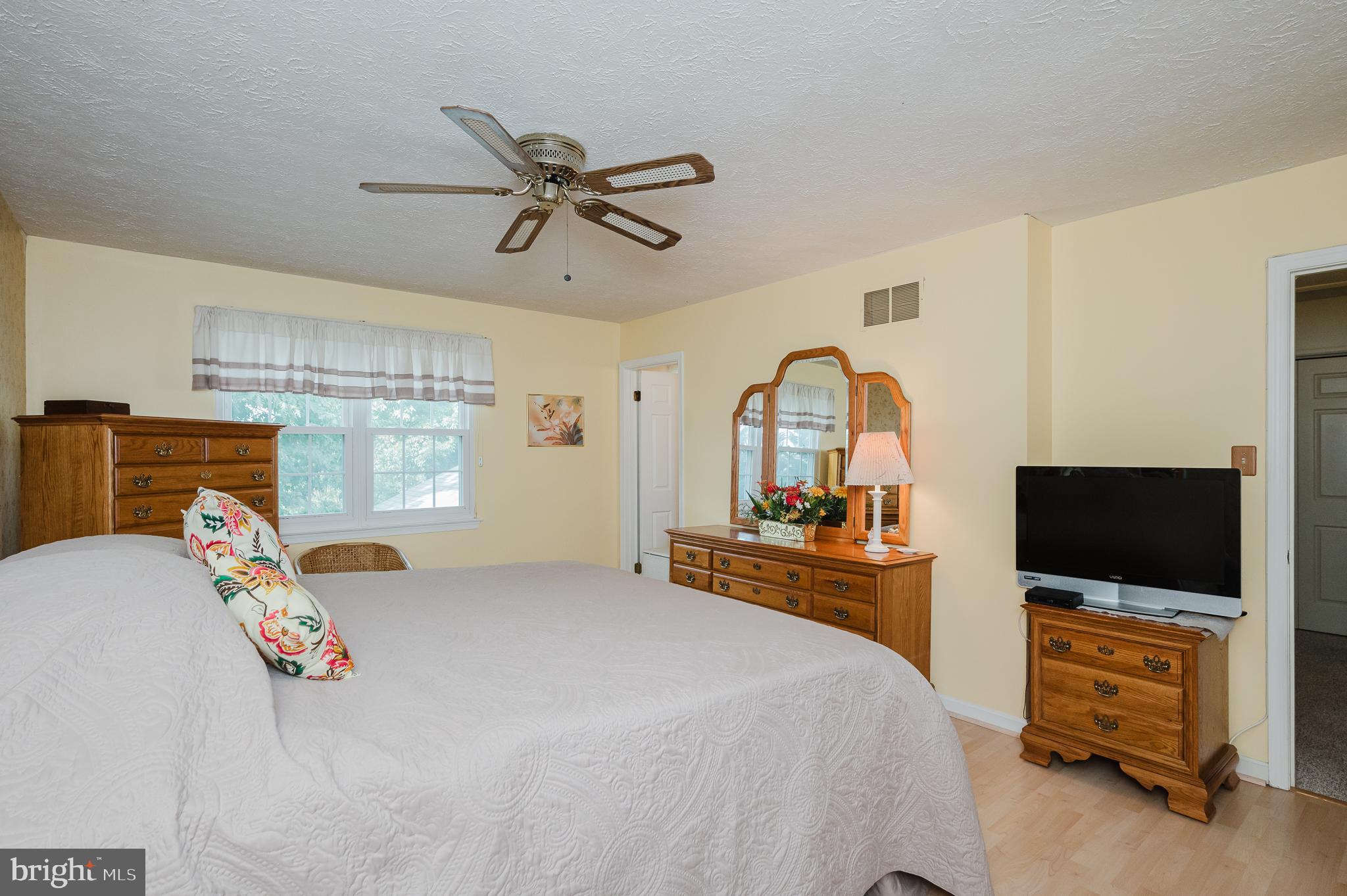 6422 Oak Park Ct