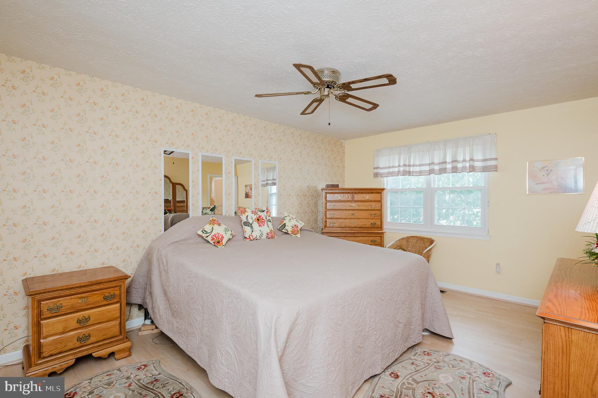 6422 Oak Park Ct