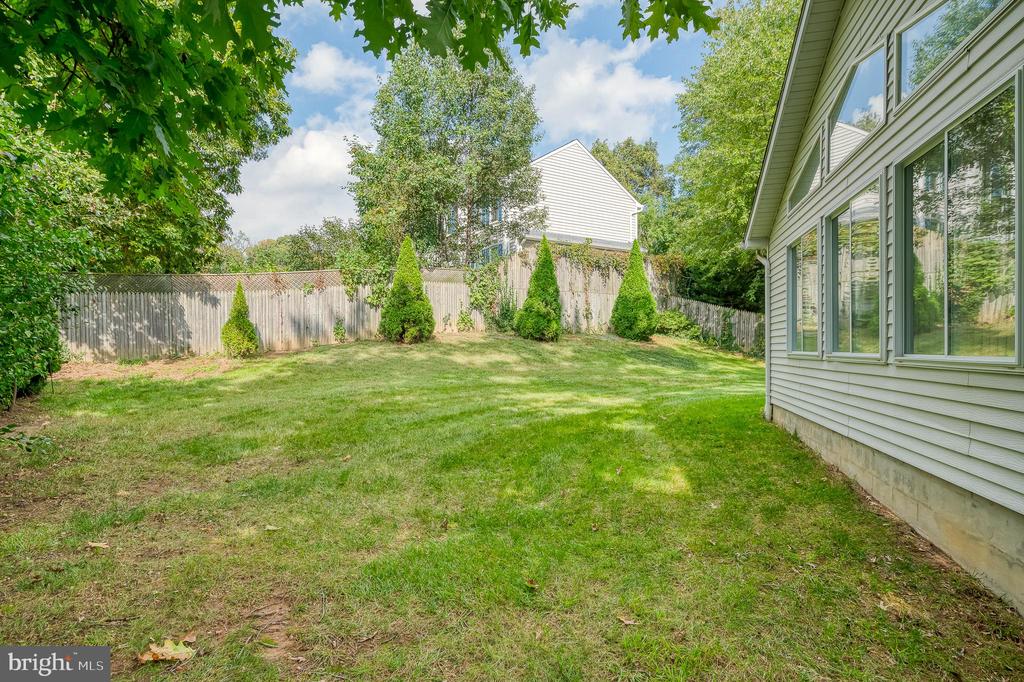 6422 Oak Park Ct