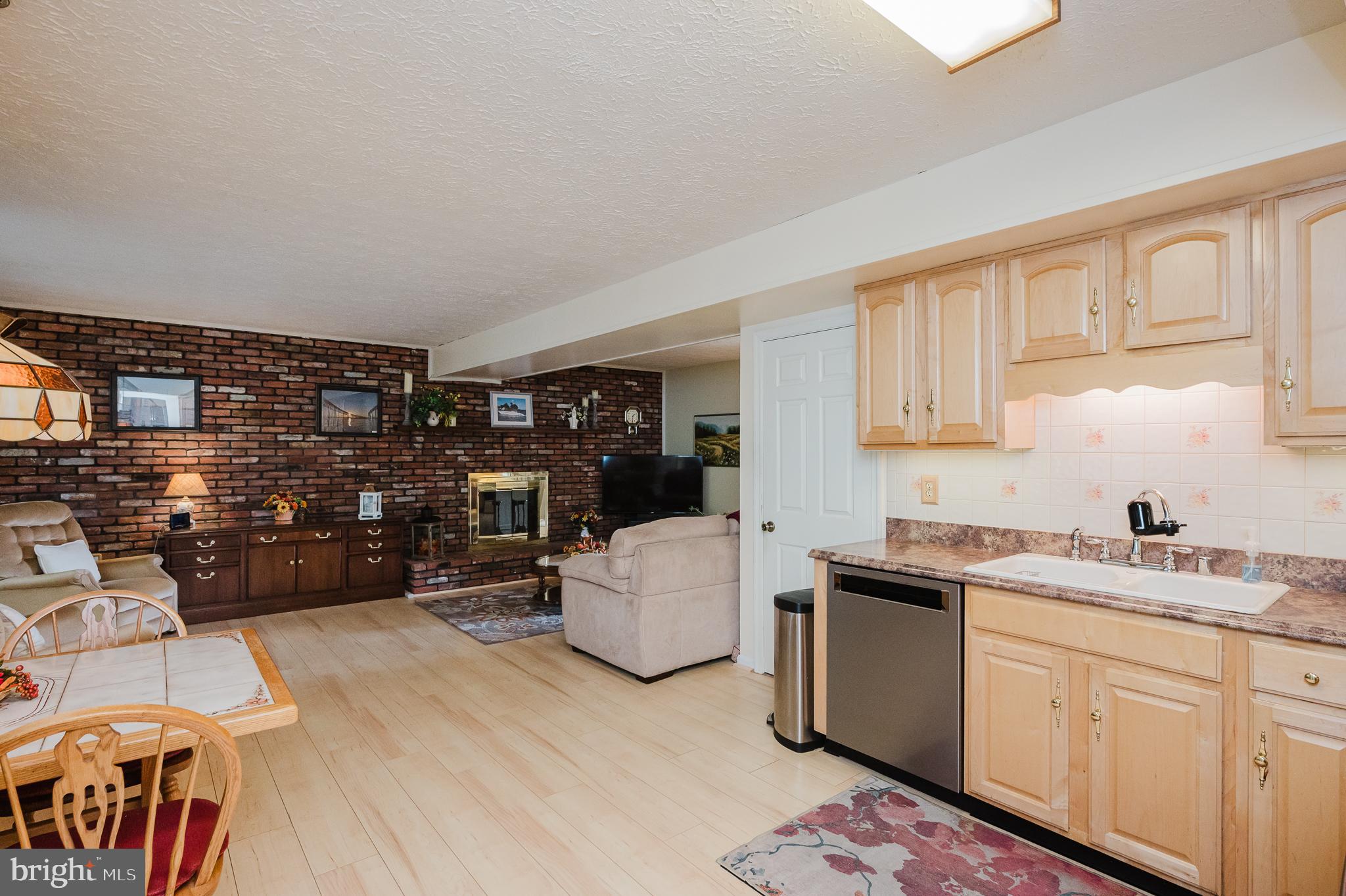 6422 Oak Park Ct