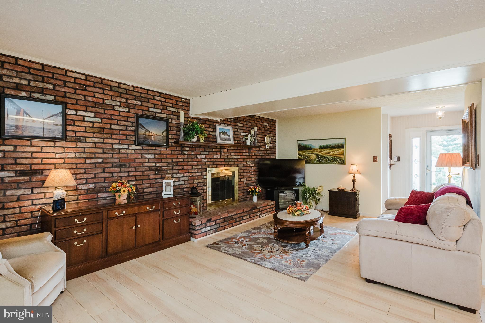 6422 Oak Park Ct