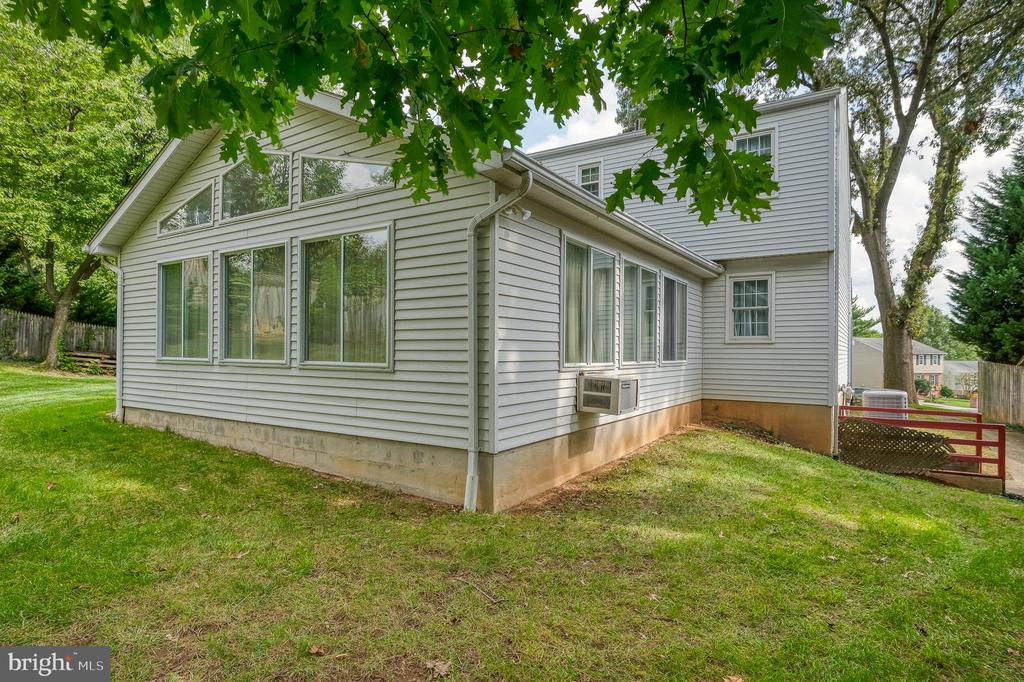 6422 Oak Park Ct