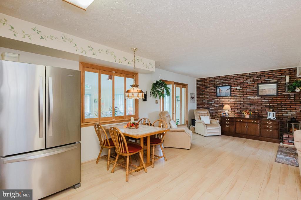 6422 Oak Park Ct