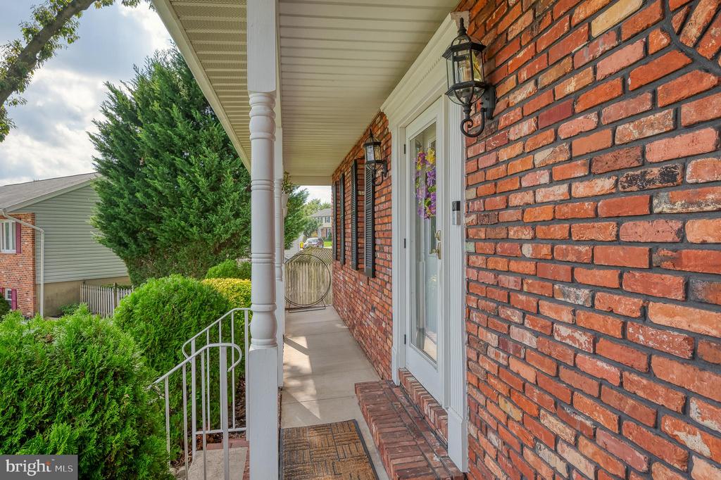 6422 Oak Park Ct
