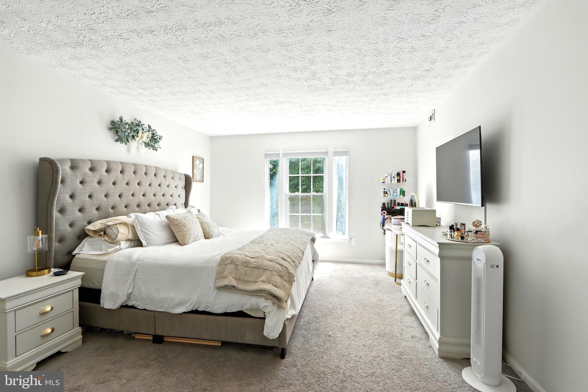 706 SOUTHERN HILLS DRIVE E-5F