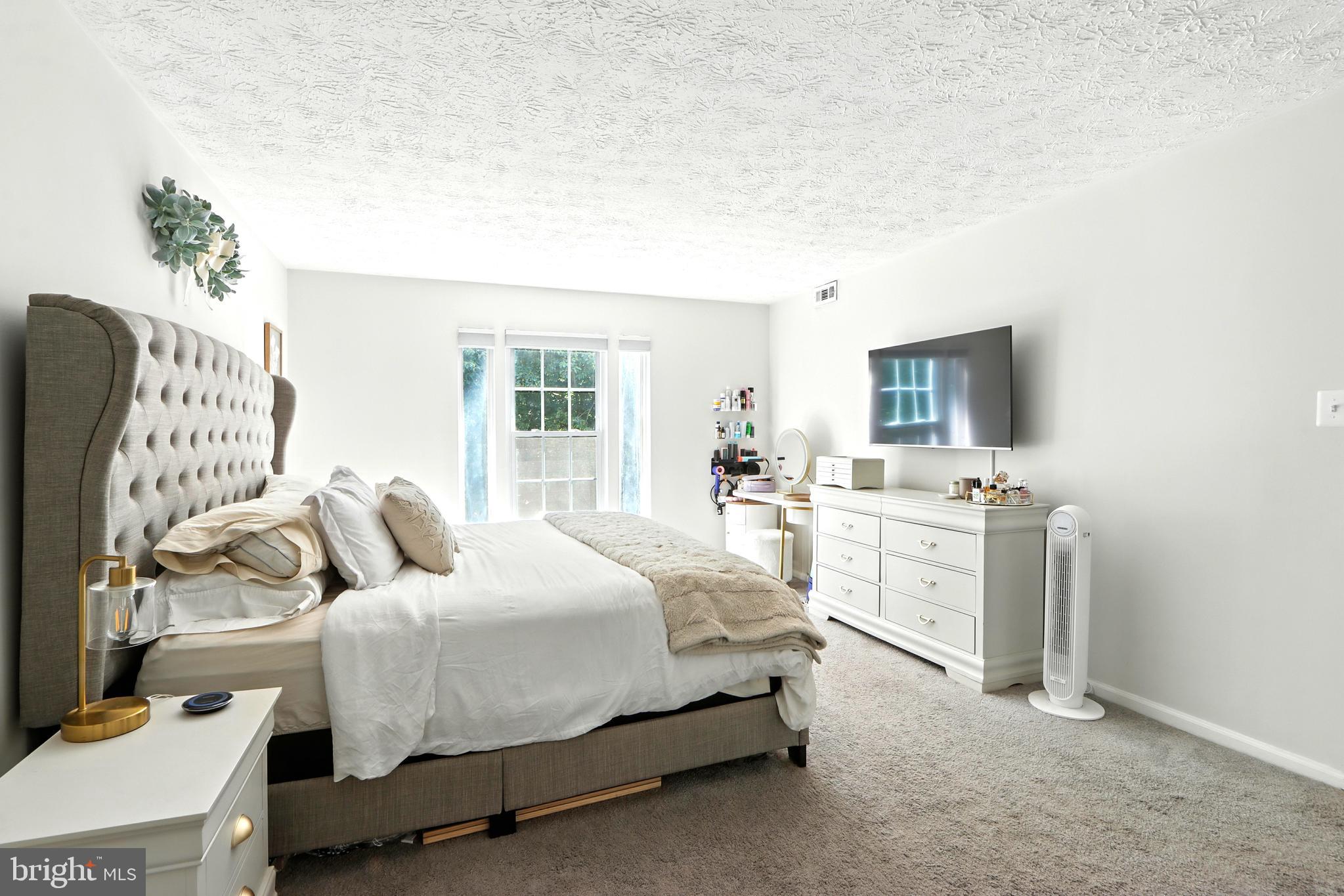 706 SOUTHERN HILLS DRIVE E-5F