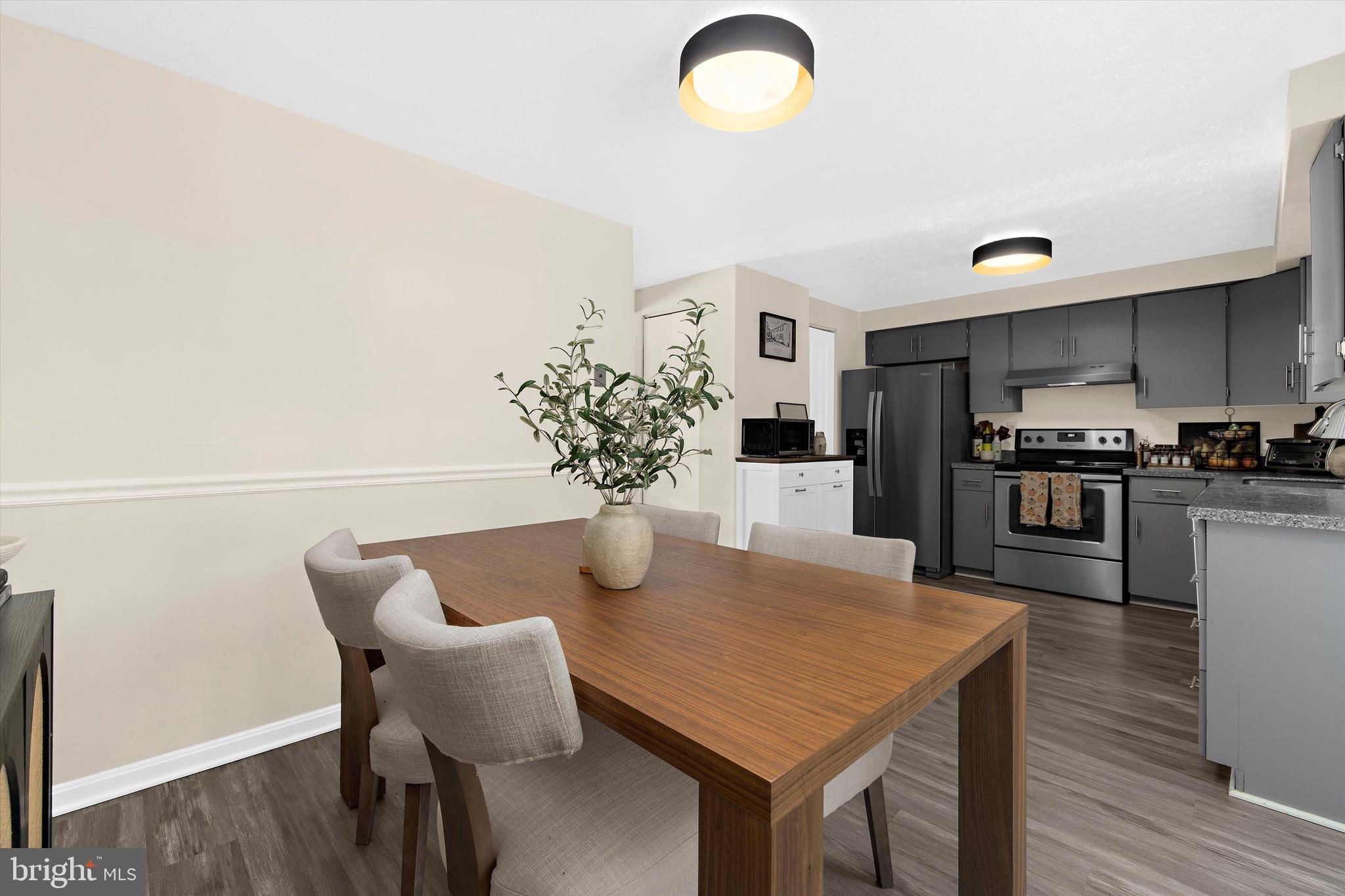 1516 LODGE POLE COURT