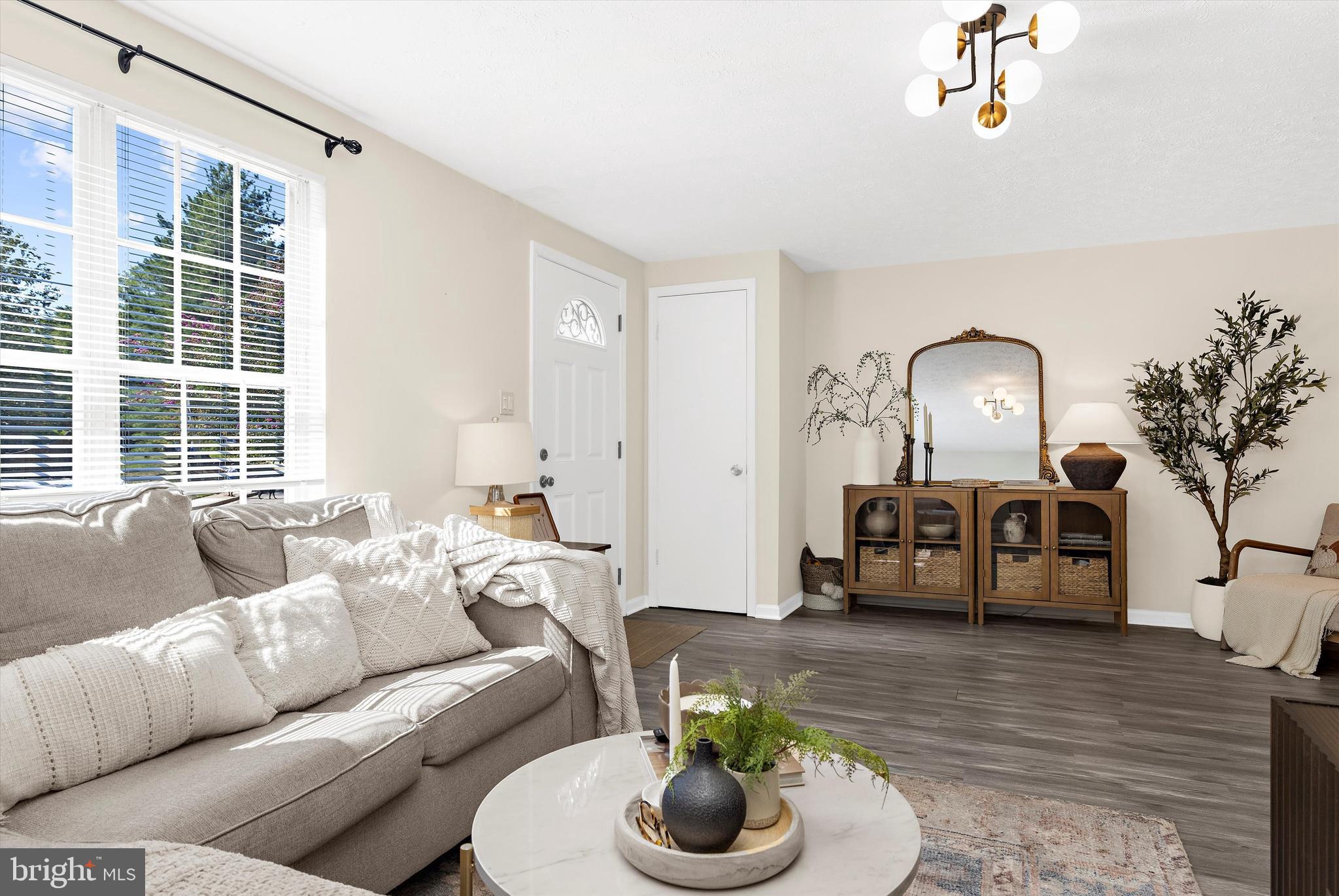 1516 LODGE POLE COURT
