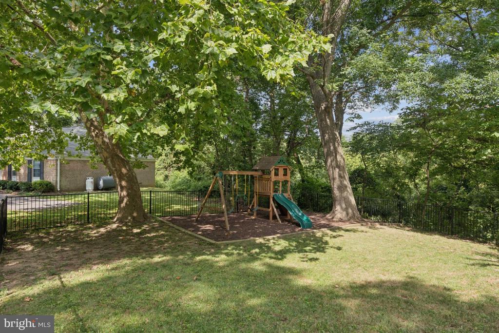 5 ARLIE DRIVE