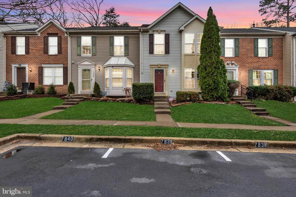 7838 FOXFARM LANE