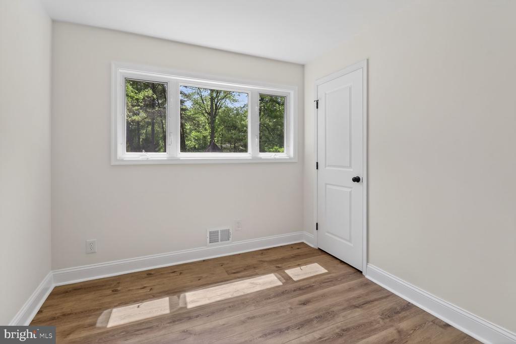 420 EDGEMERE DRIVE