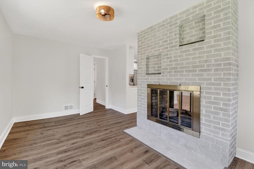 420 EDGEMERE DRIVE