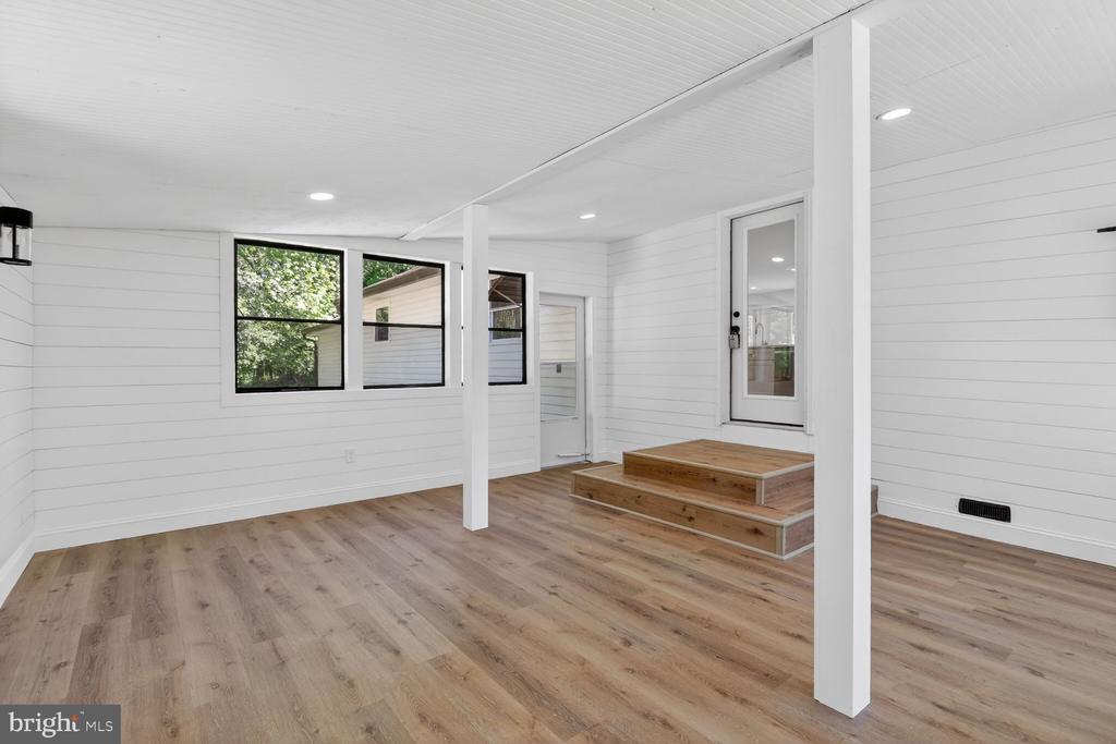 420 EDGEMERE DRIVE