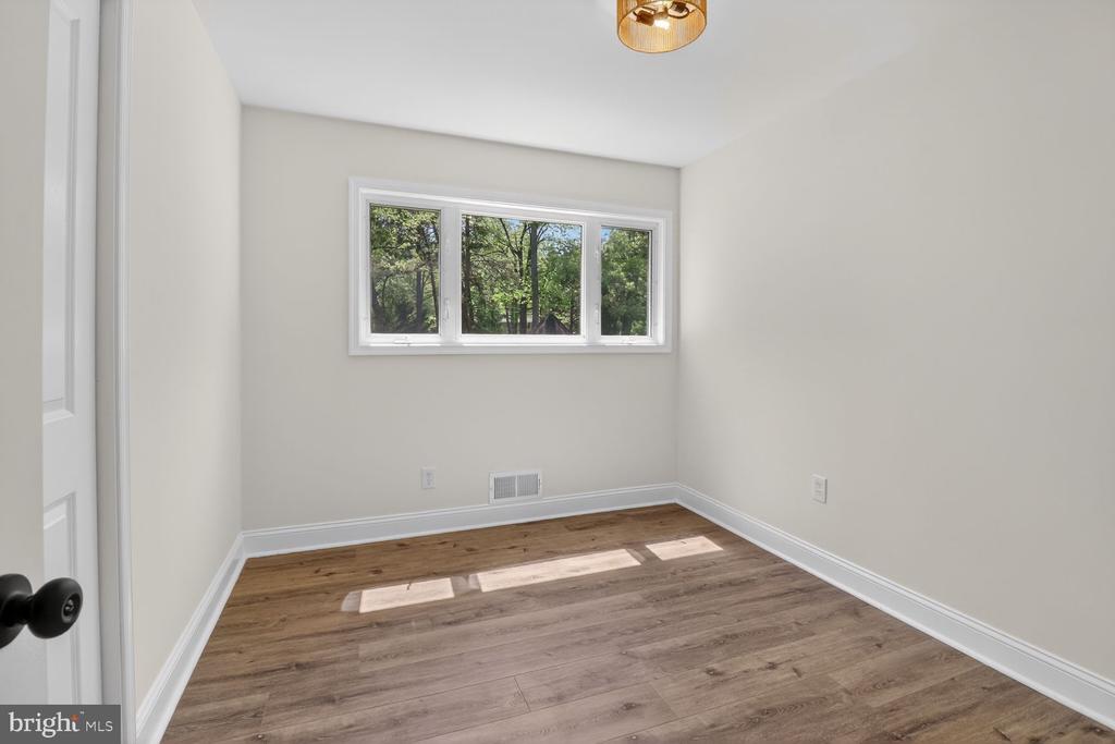 420 EDGEMERE DRIVE