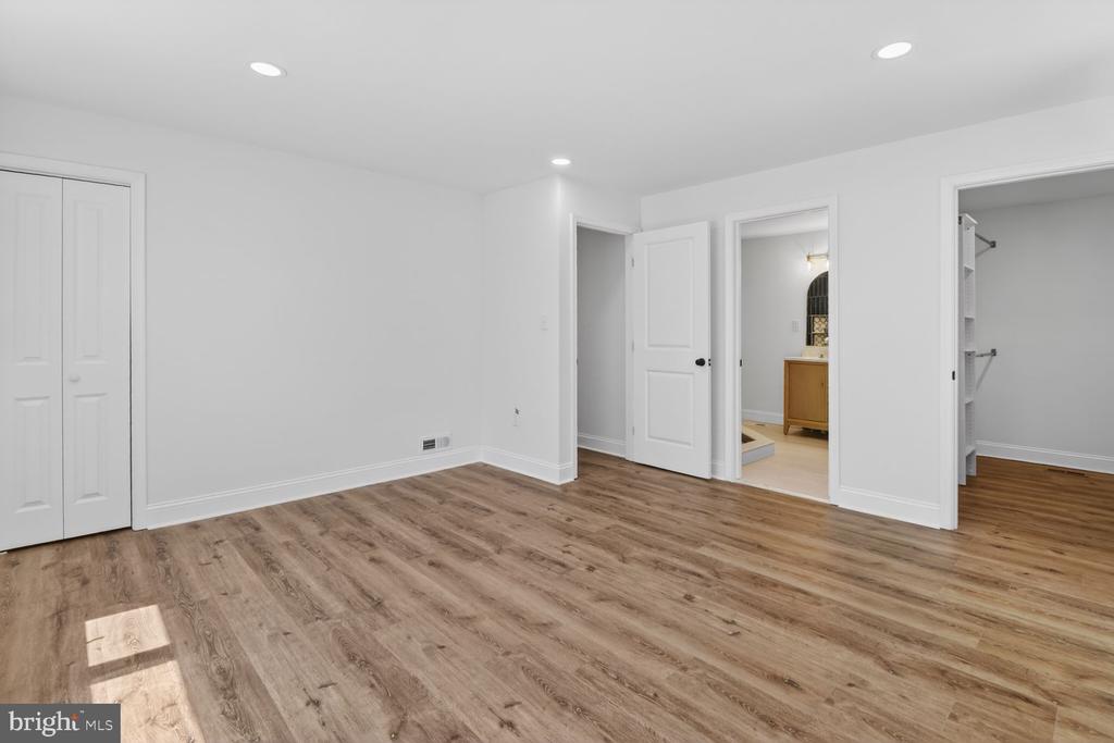 420 EDGEMERE DRIVE
