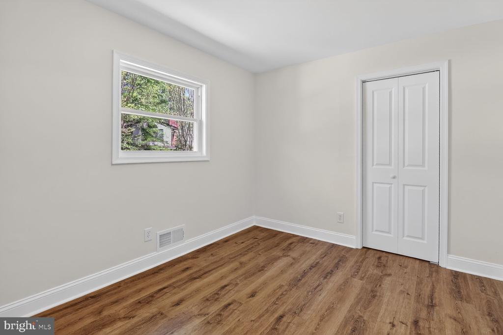 420 EDGEMERE DRIVE