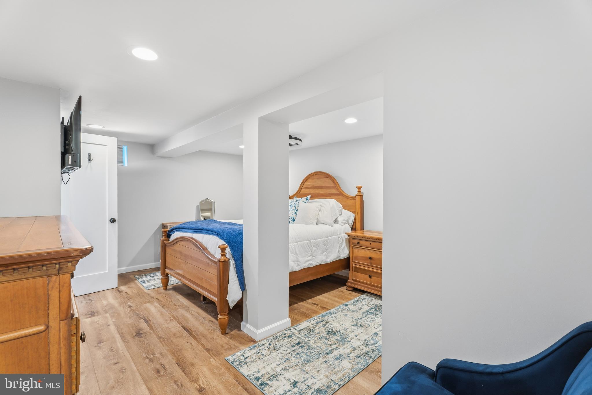 1229 WINE SPRING LANE