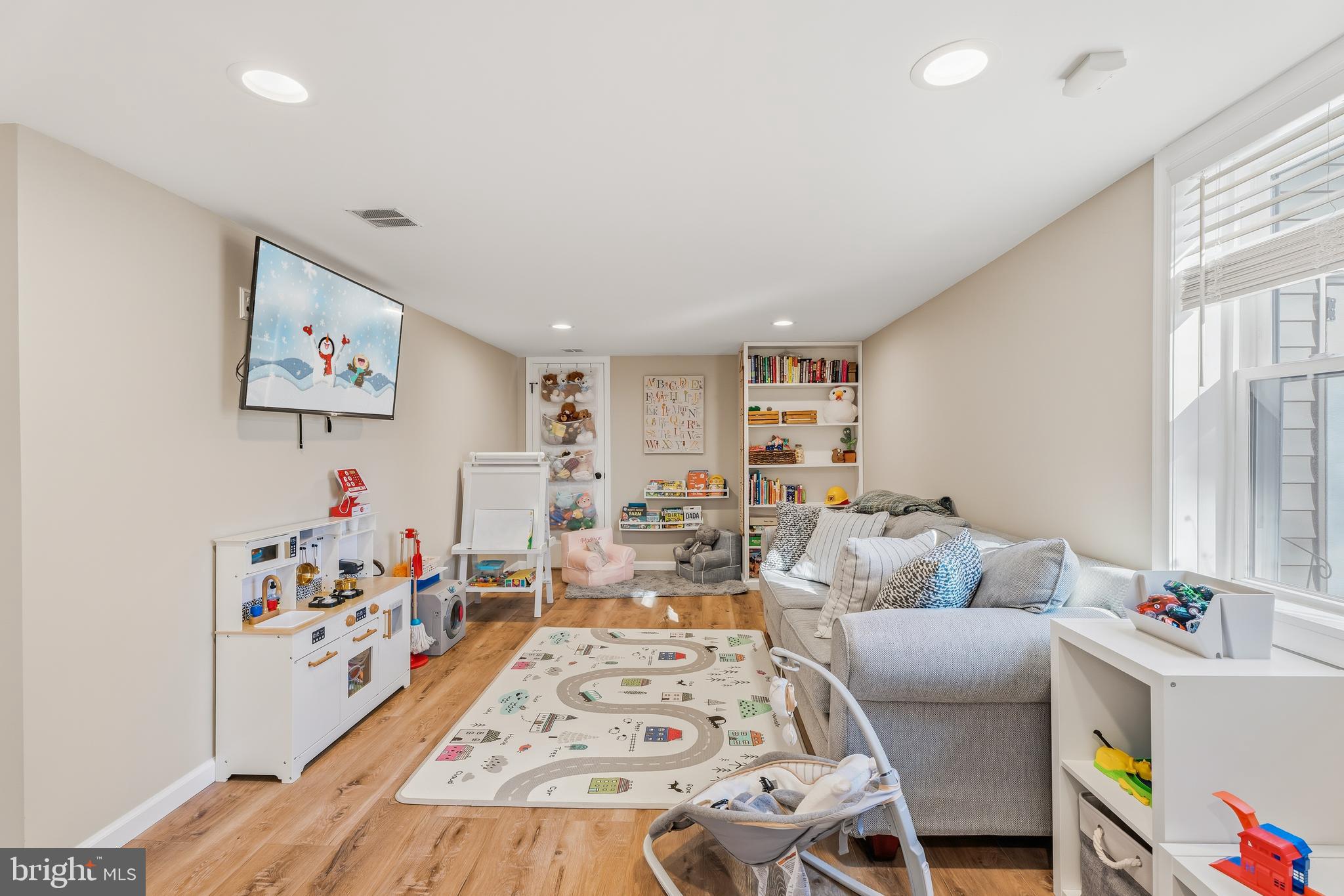 1229 WINE SPRING LANE