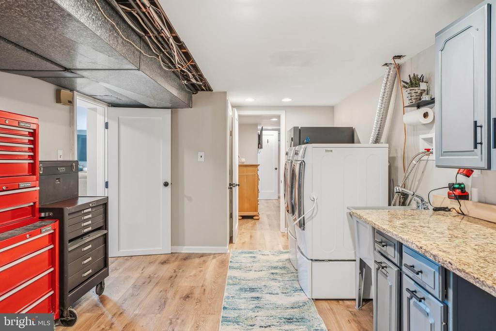 1229 WINE SPRING LANE