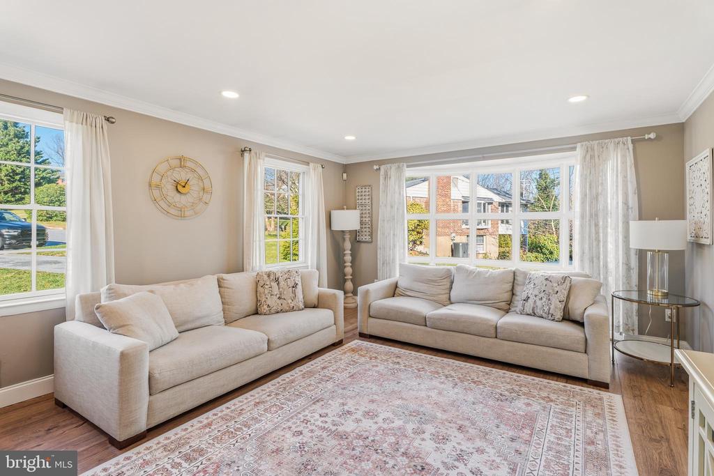 1229 WINE SPRING LANE