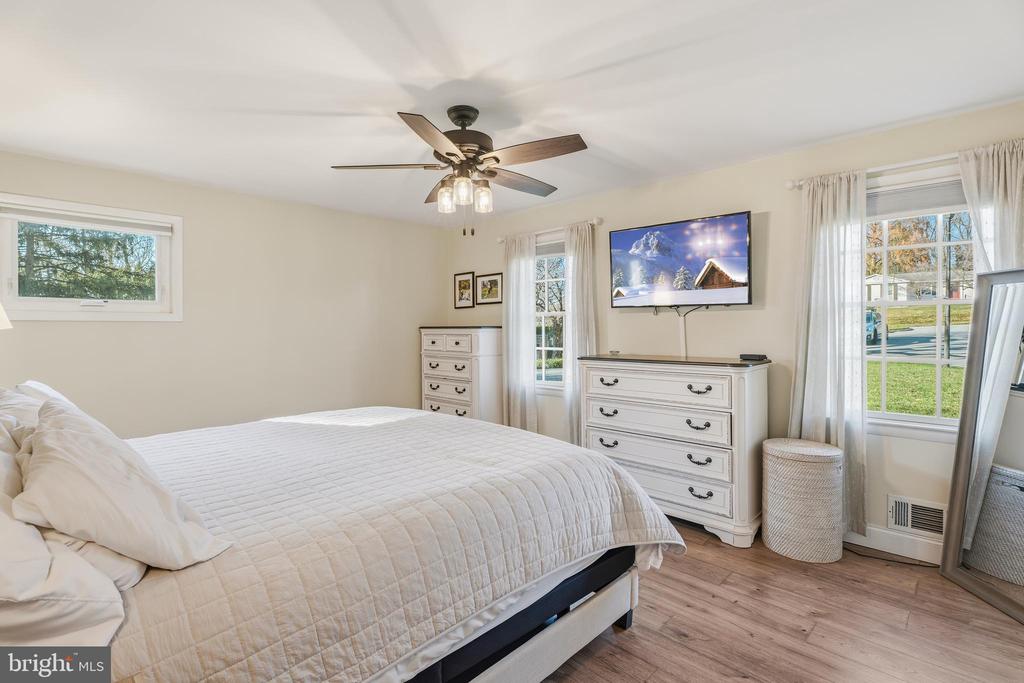 1229 WINE SPRING LANE
