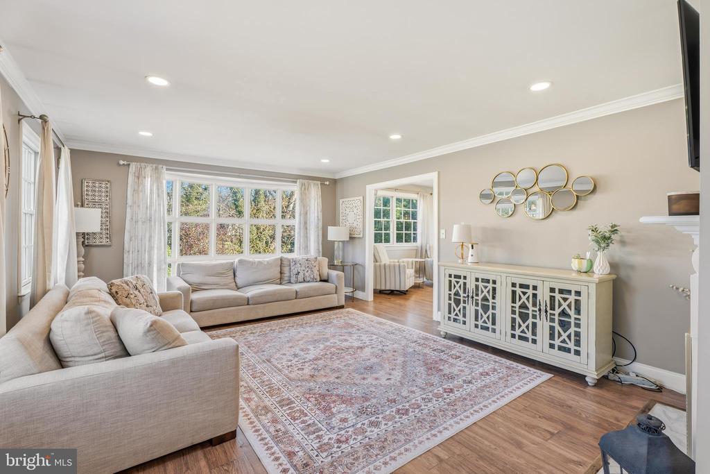 1229 WINE SPRING LANE