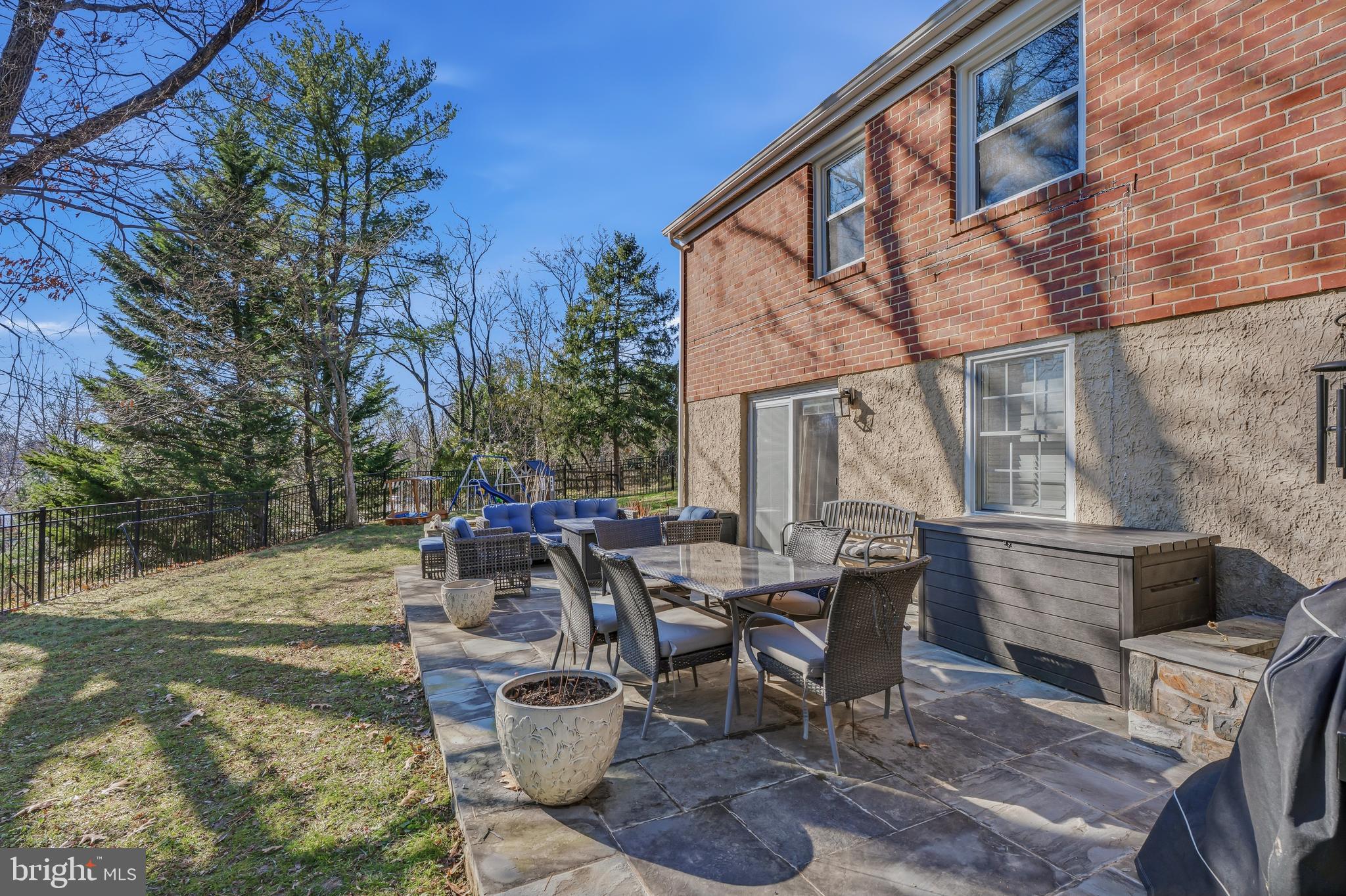 1229 WINE SPRING LANE