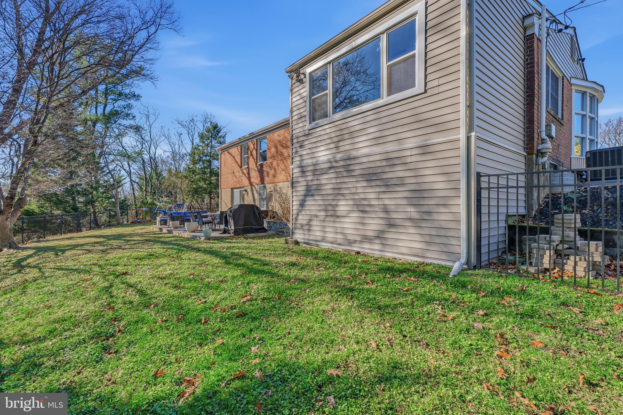 1229 WINE SPRING LANE