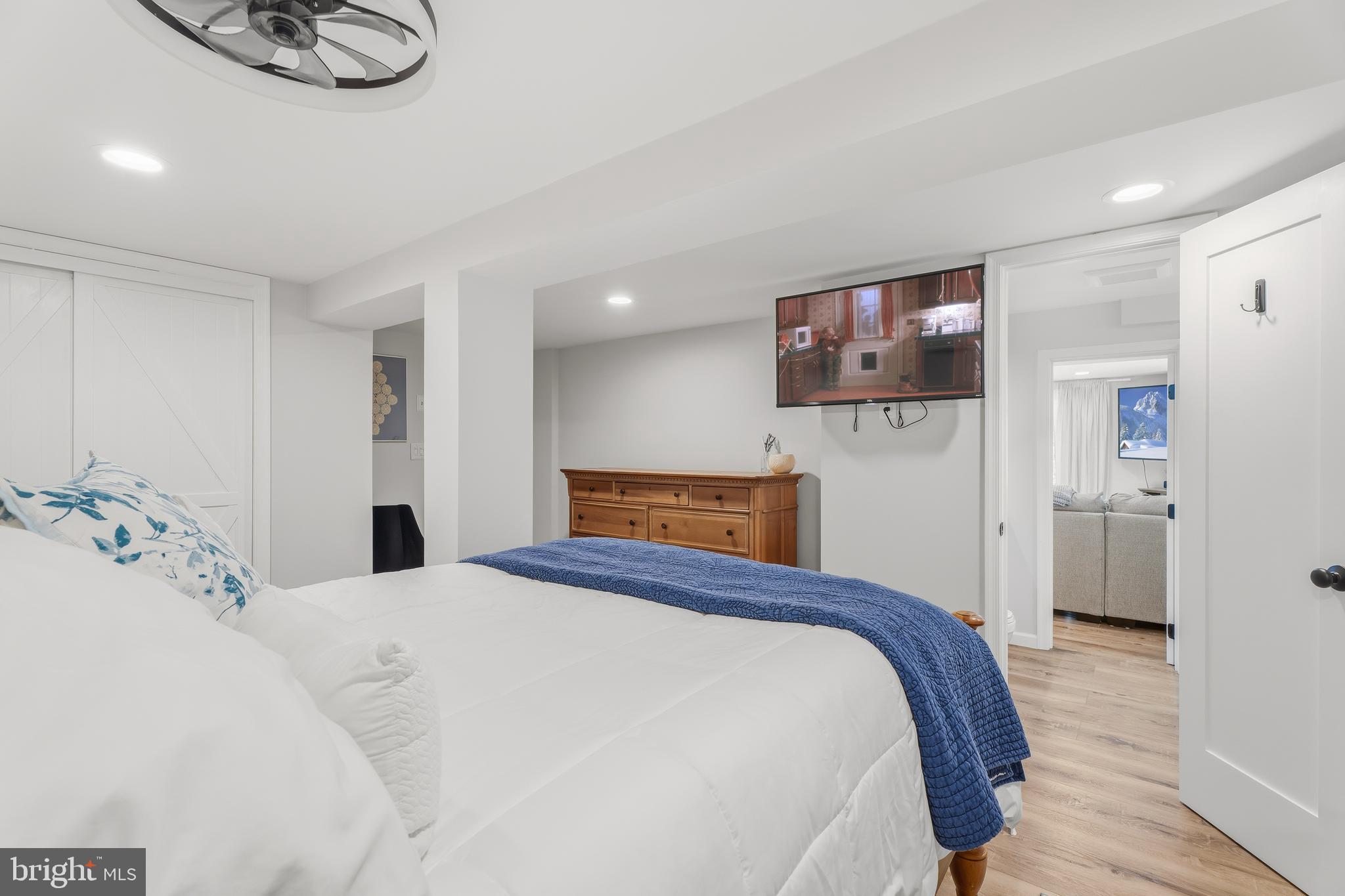 1229 WINE SPRING LANE