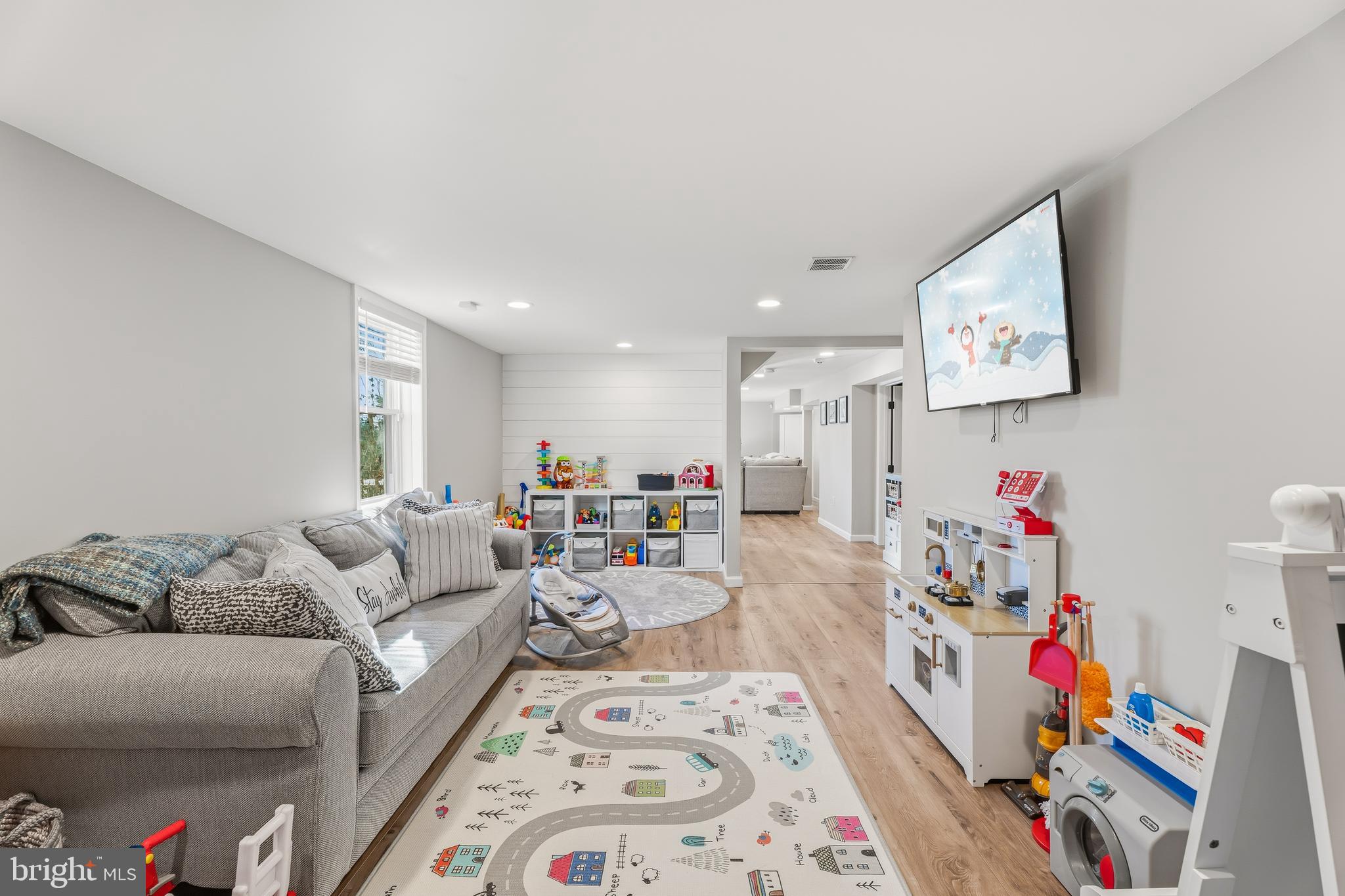 1229 WINE SPRING LANE