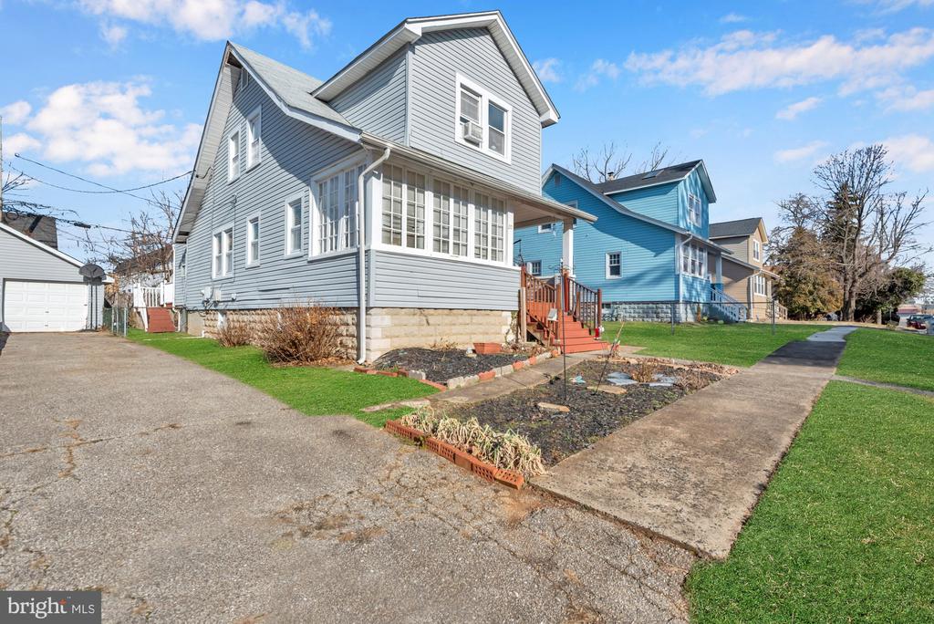 20 WALDRON AVENUE