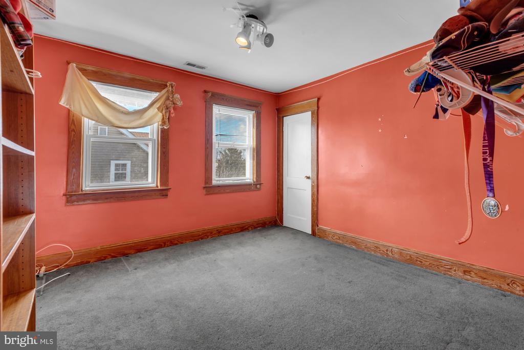 20 WALDRON AVENUE