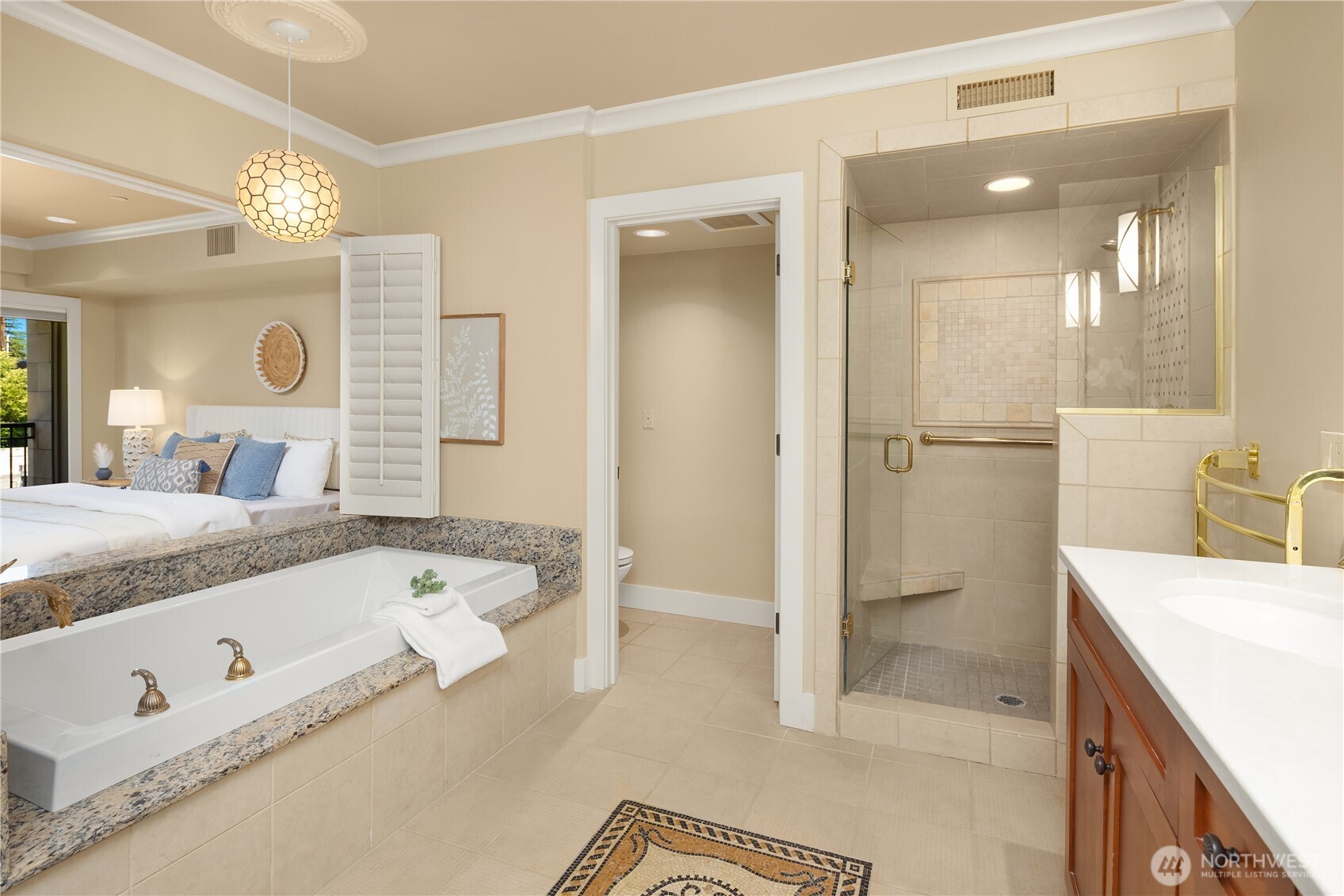 745 Bellevue Avenue E Unit: 305