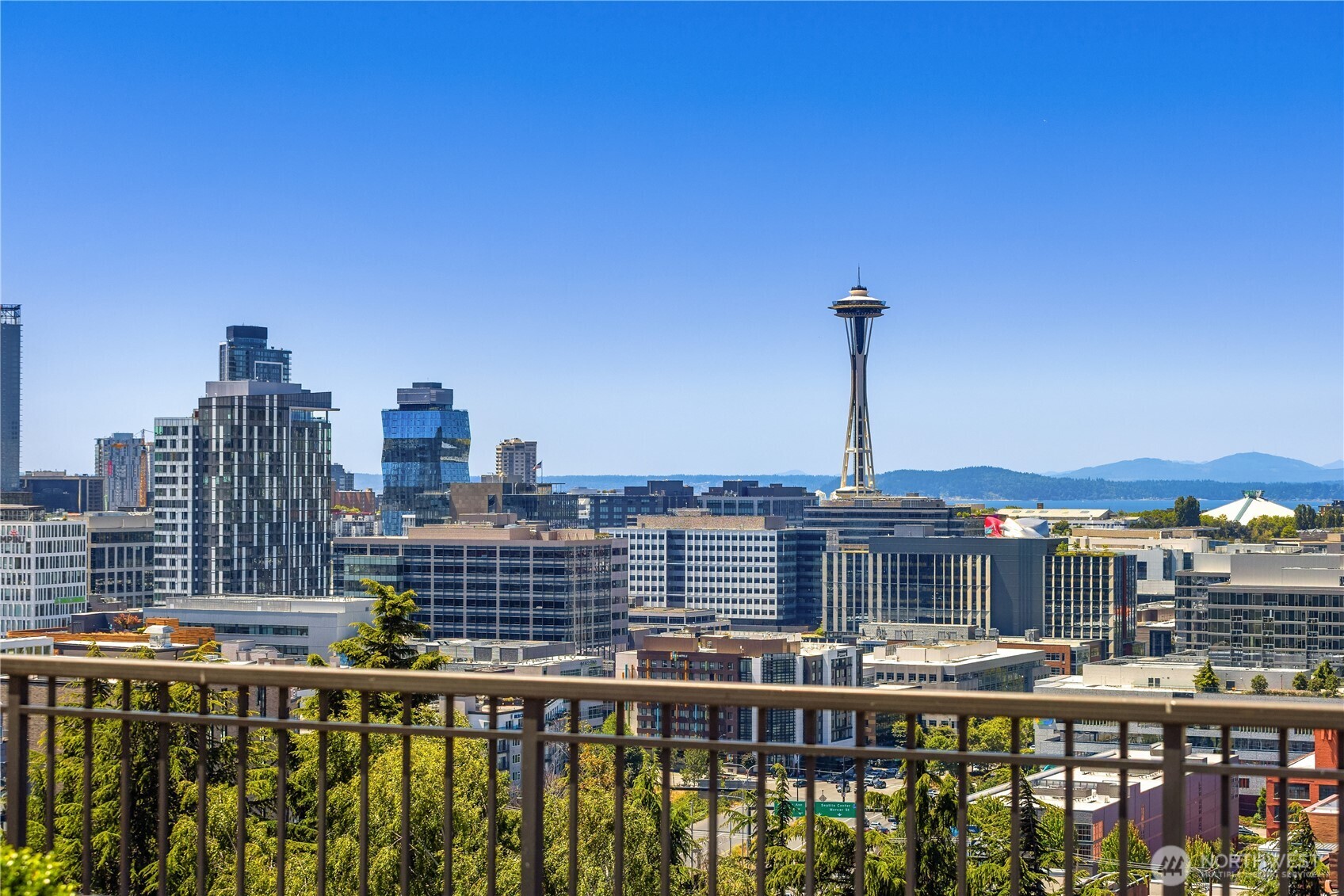 745 Bellevue Avenue E Unit: 305