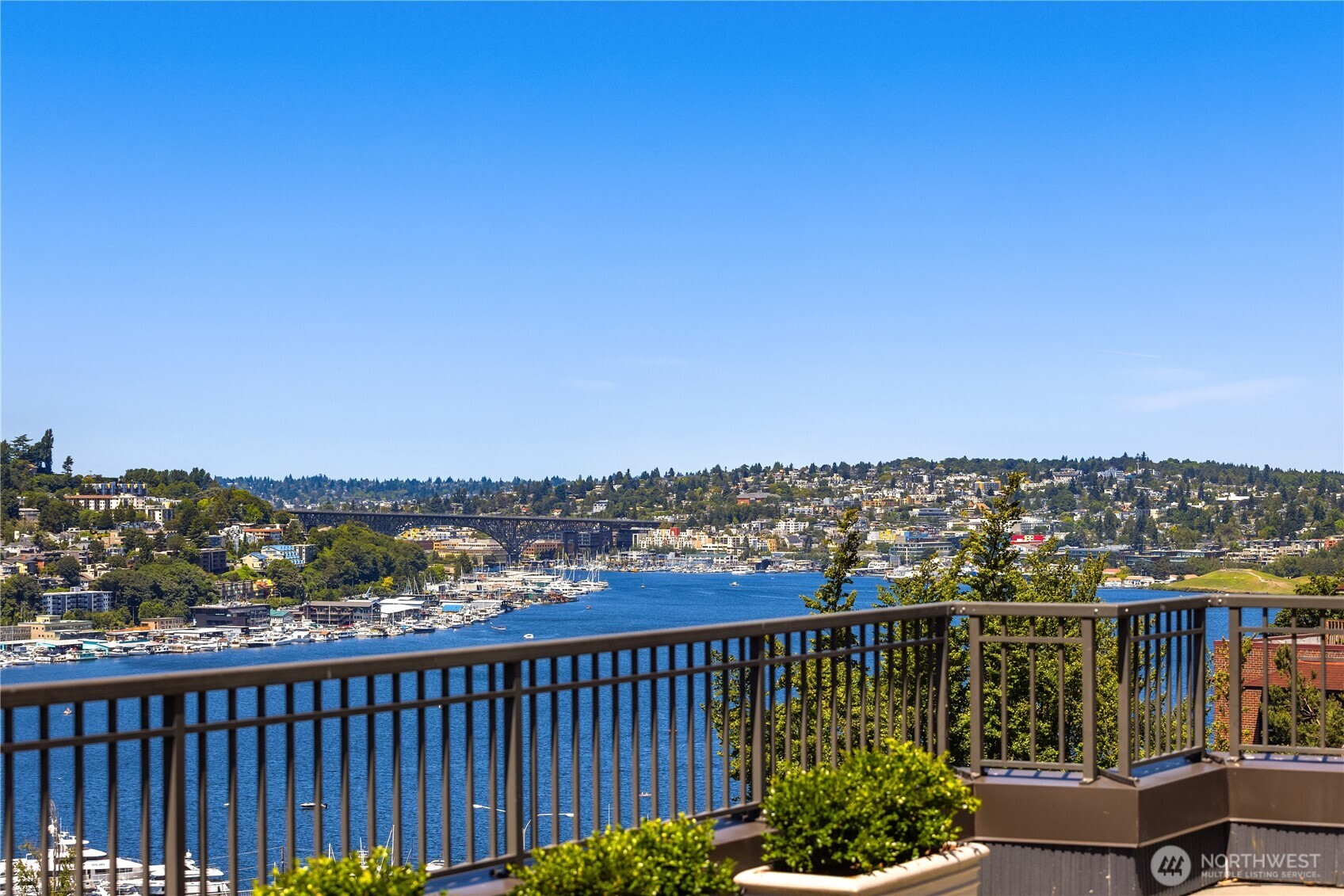 745 Bellevue Avenue E Unit: 305