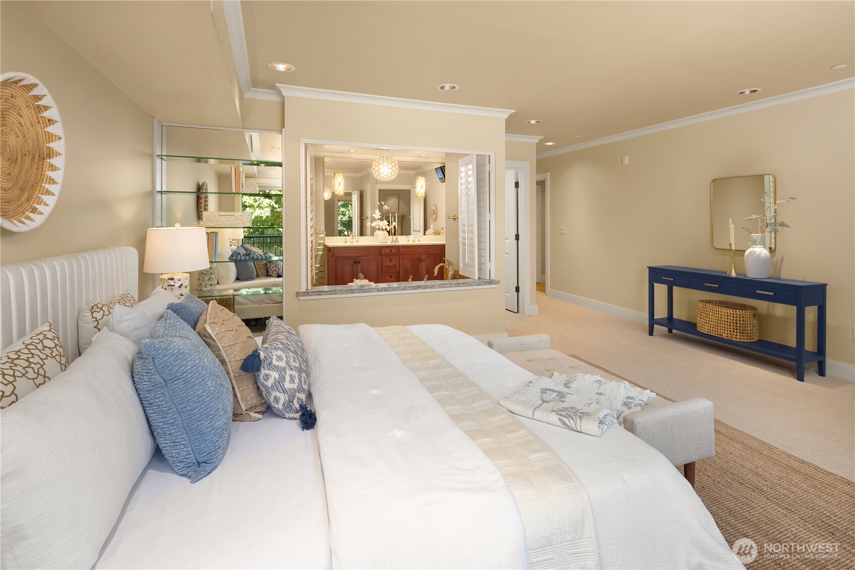 745 Bellevue Avenue E Unit: 305
