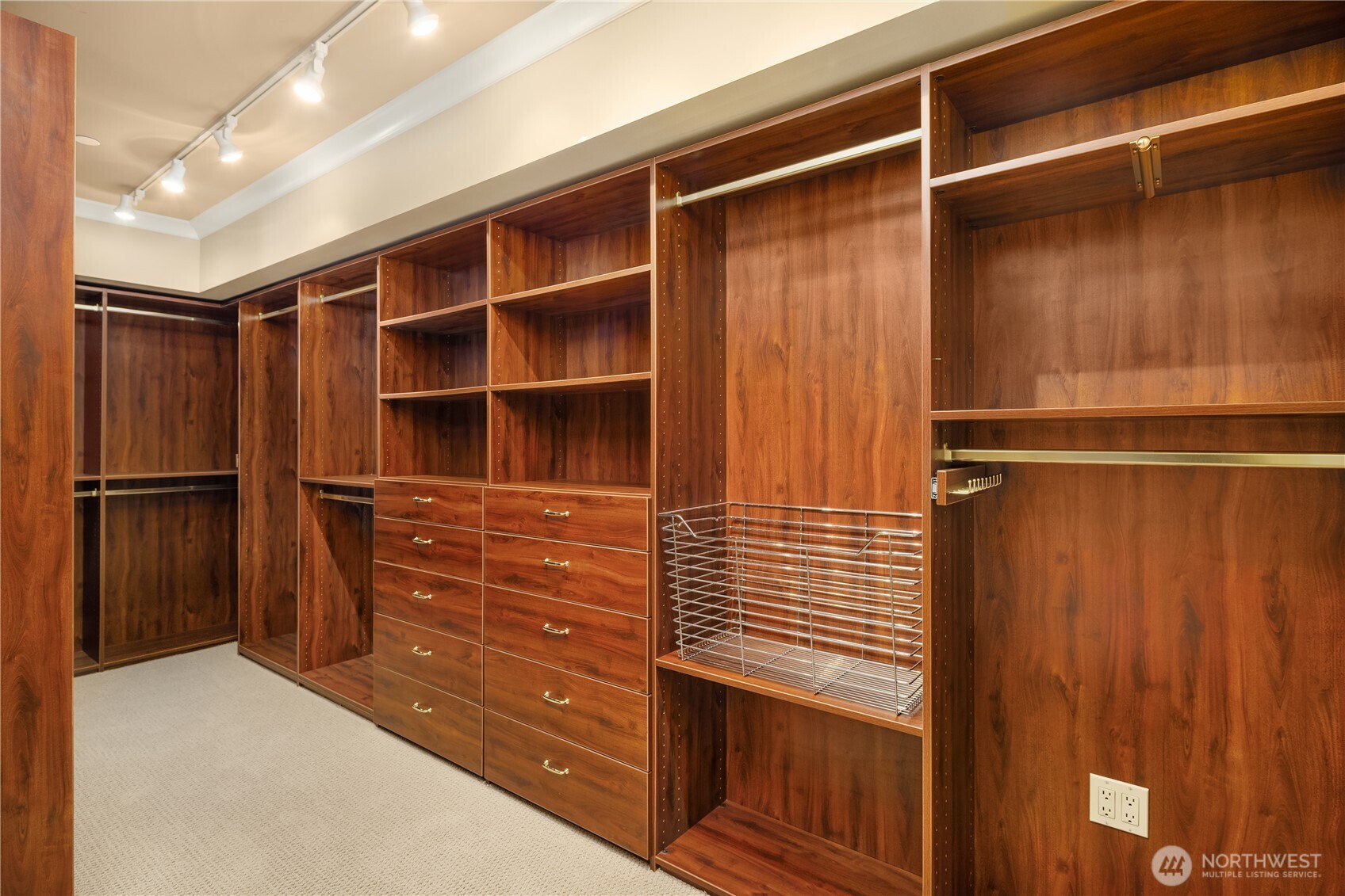 745 Bellevue Avenue E Unit: 305