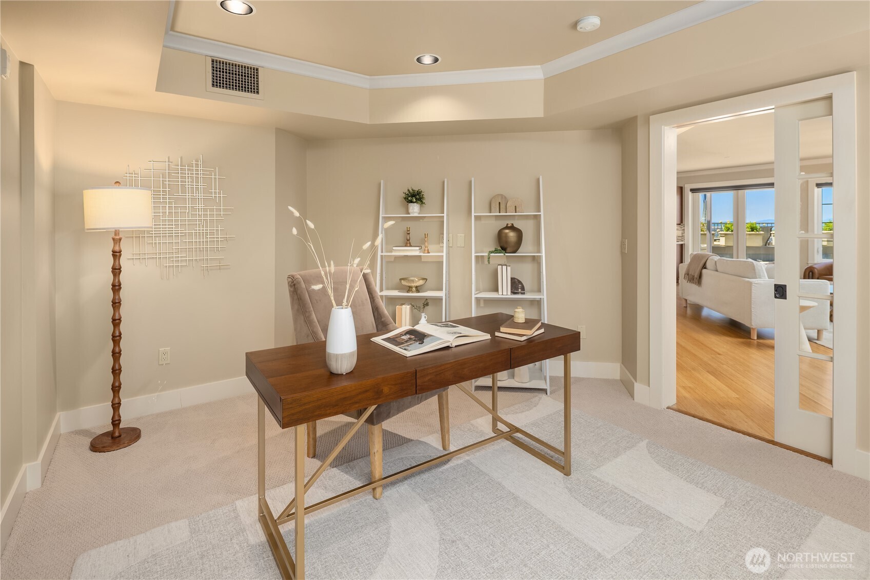 745 Bellevue Avenue E Unit: 305