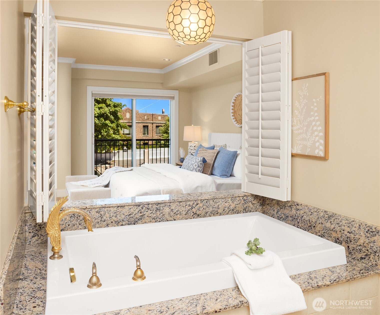 745 Bellevue Avenue E Unit: 305