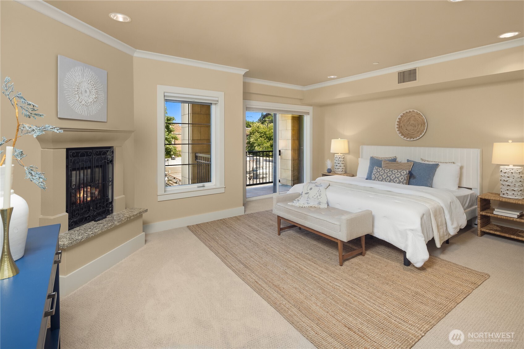 745 Bellevue Avenue E Unit: 305