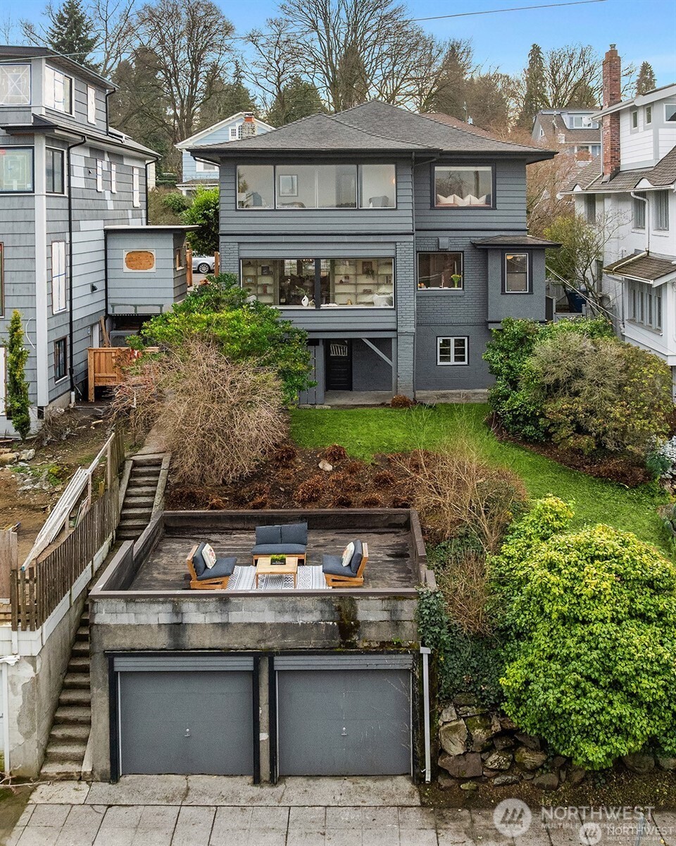 1208 E Newton Street