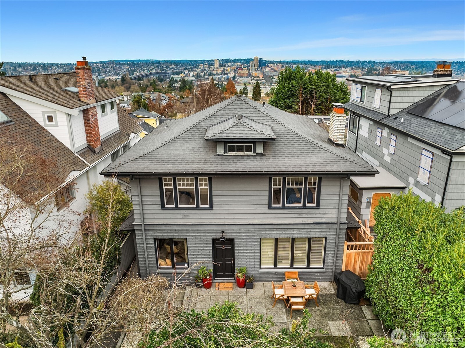 1208 E Newton Street