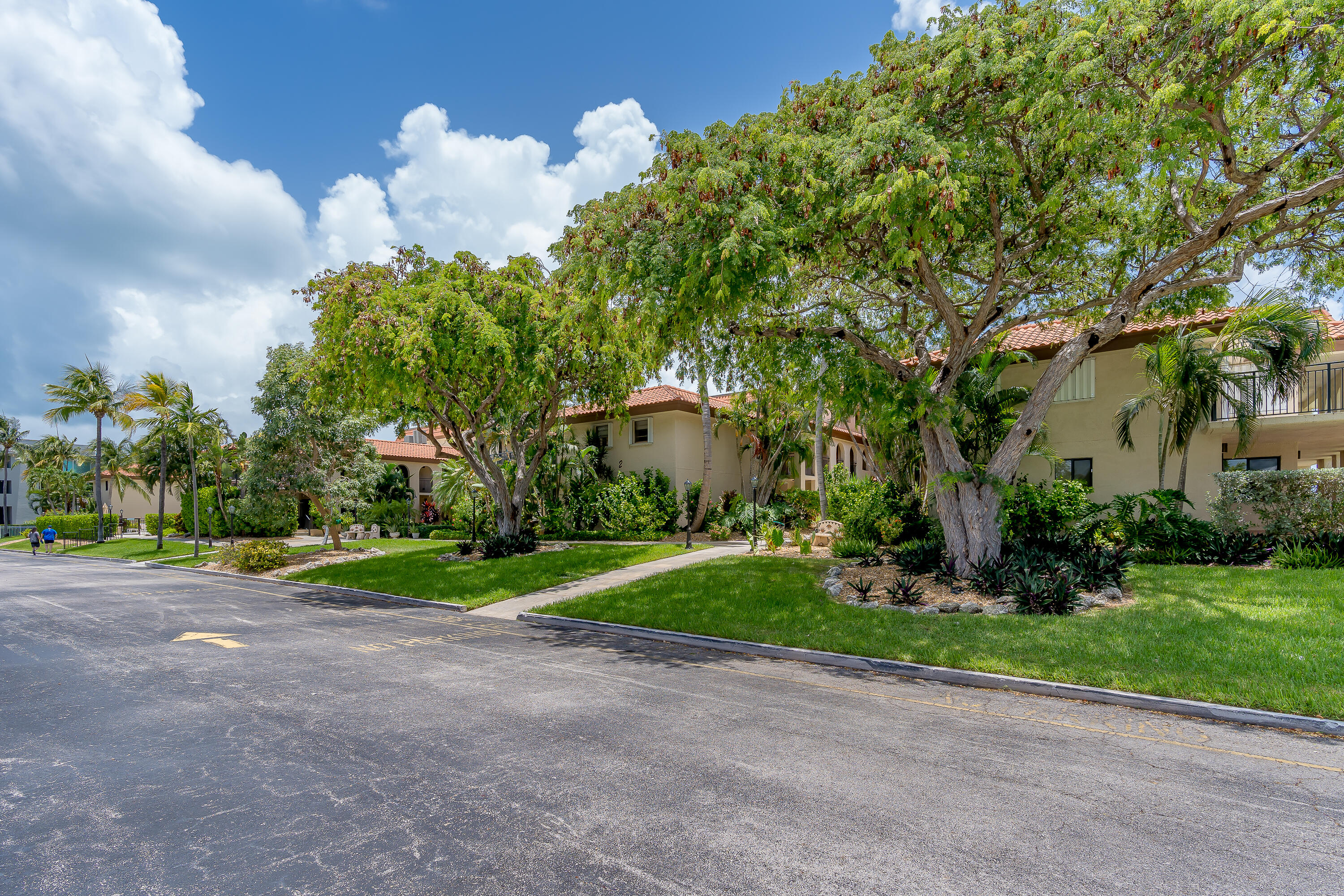 1001 W Ocean Drive 2-203