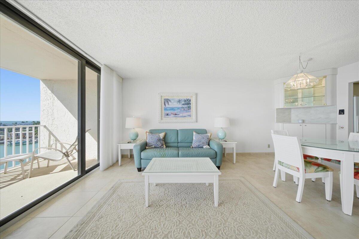 2000 Coco Plum Drive 601