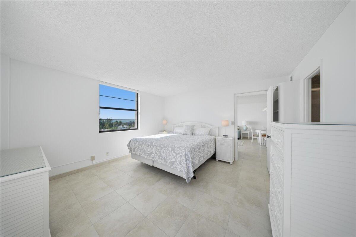 2000 Coco Plum Drive 601