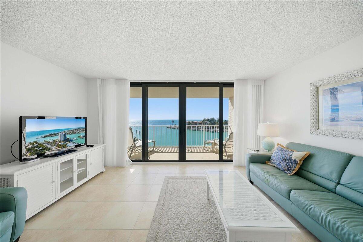 2000 Coco Plum Drive 601