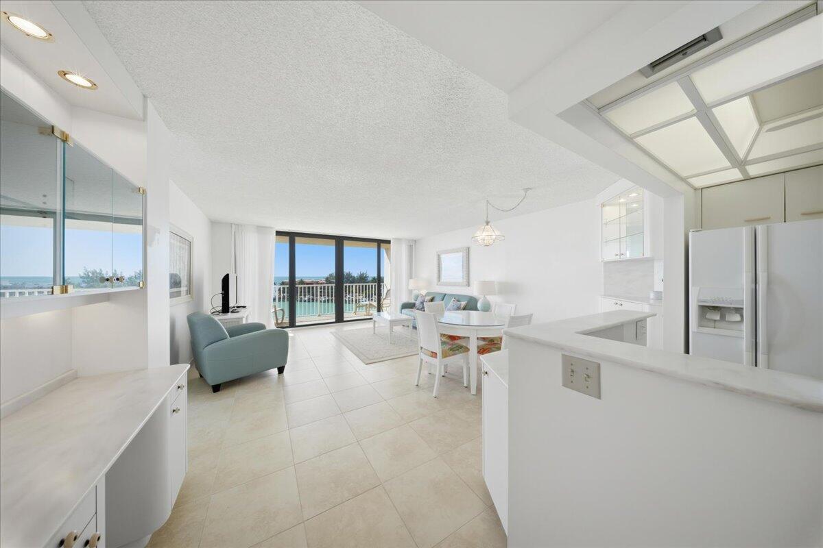 2000 Coco Plum Drive 601
