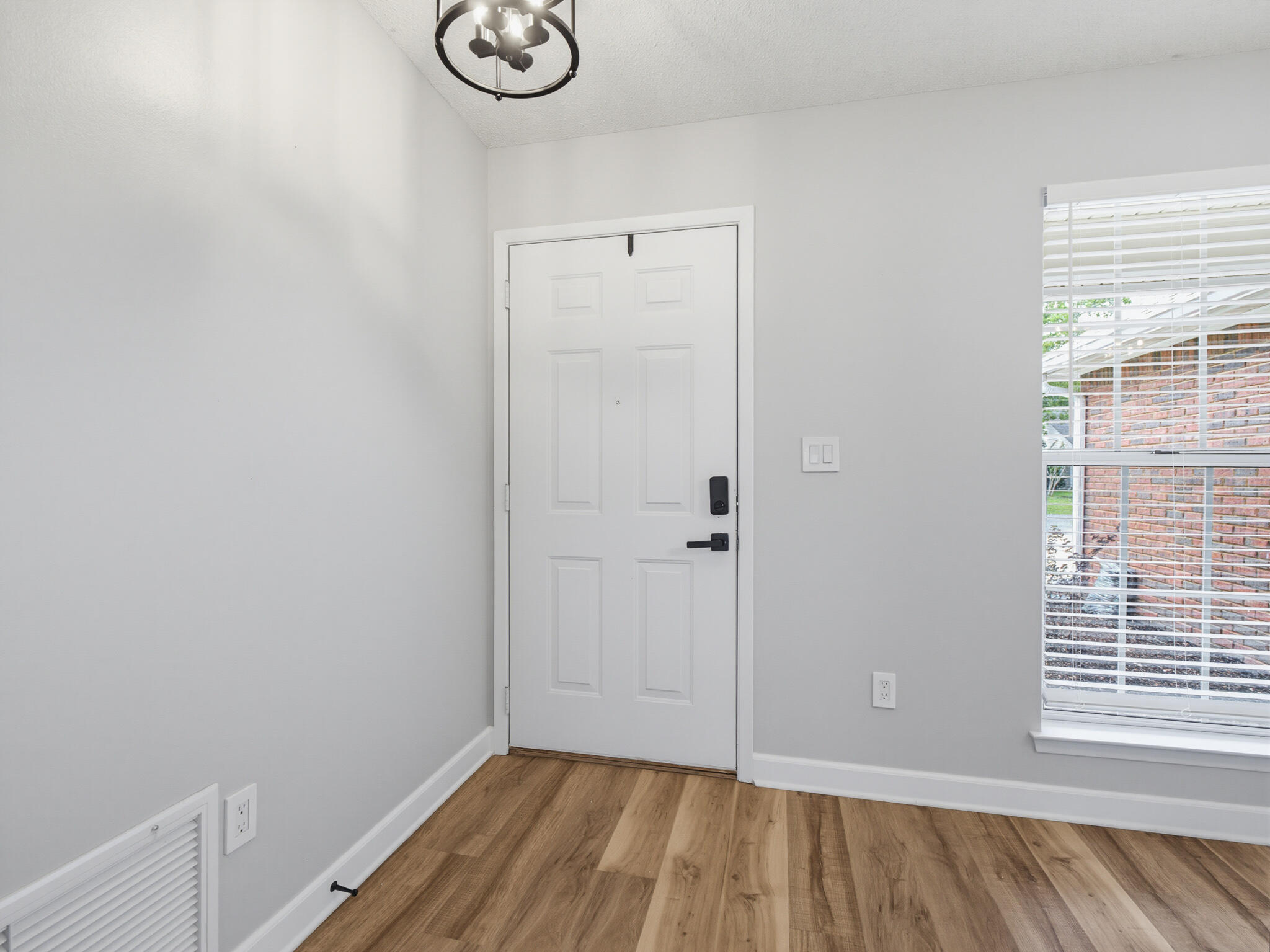 1565 Meadowbrook Court