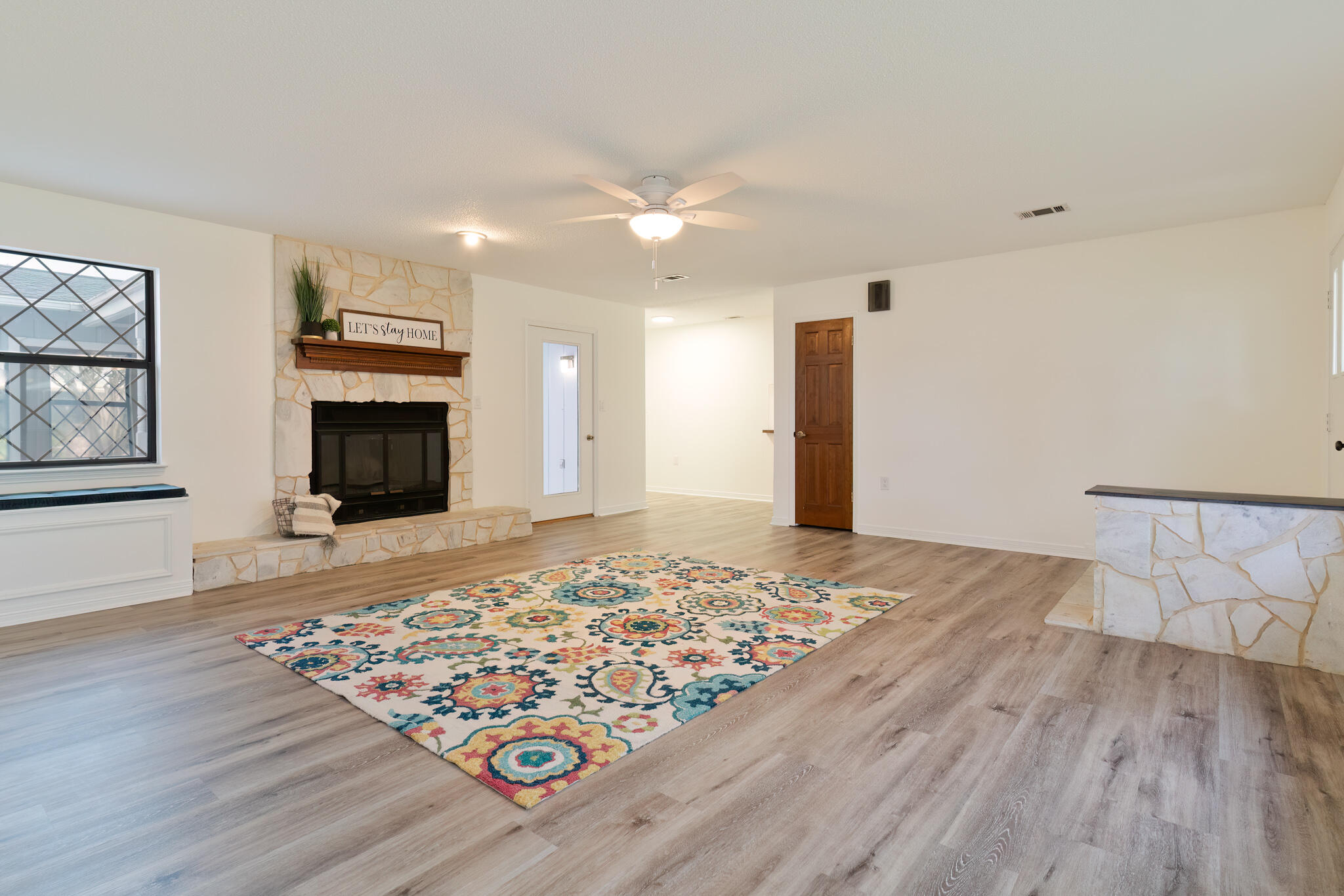 935 Holbrook Circle
